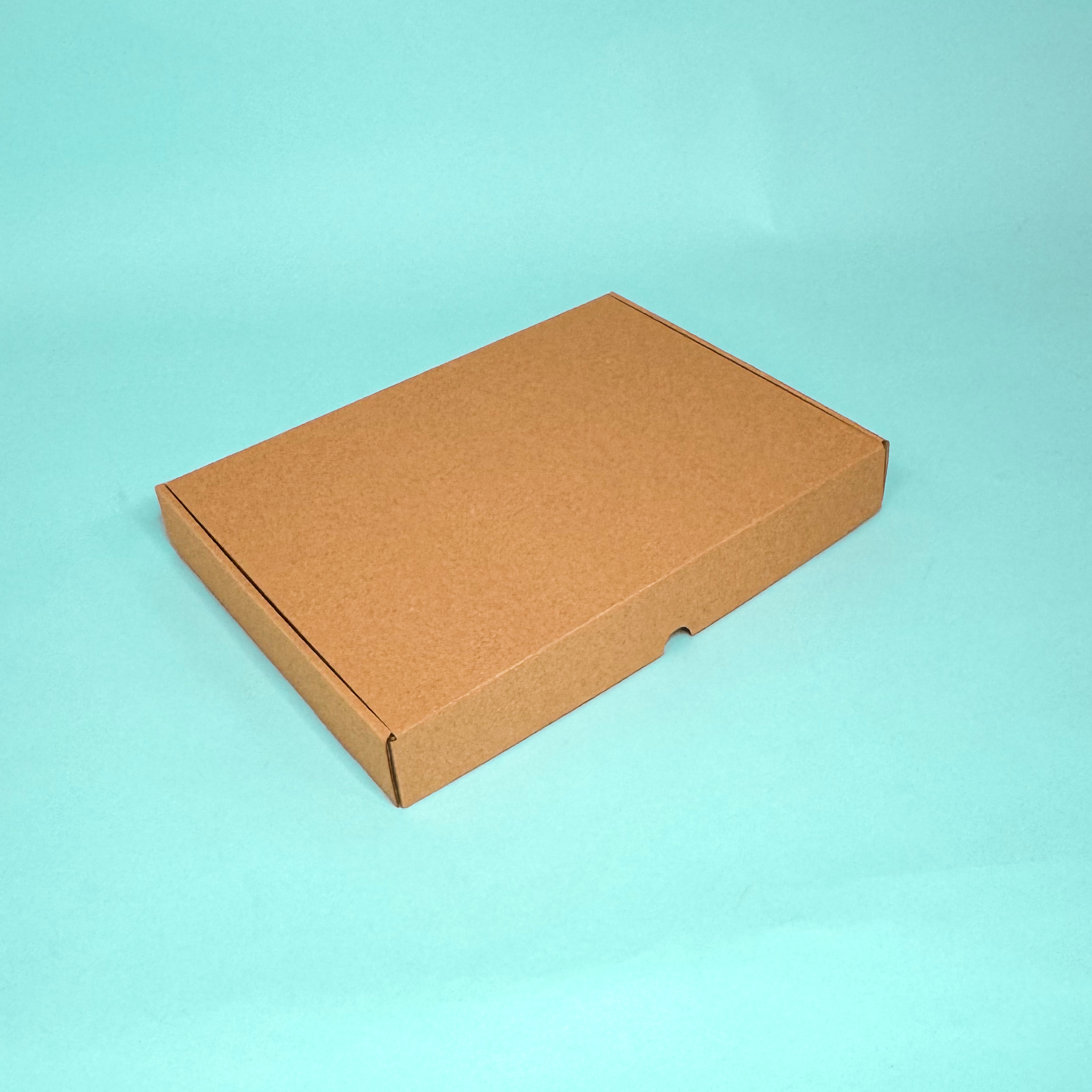 Hullámkarton doboz 332x245x45mm, barna